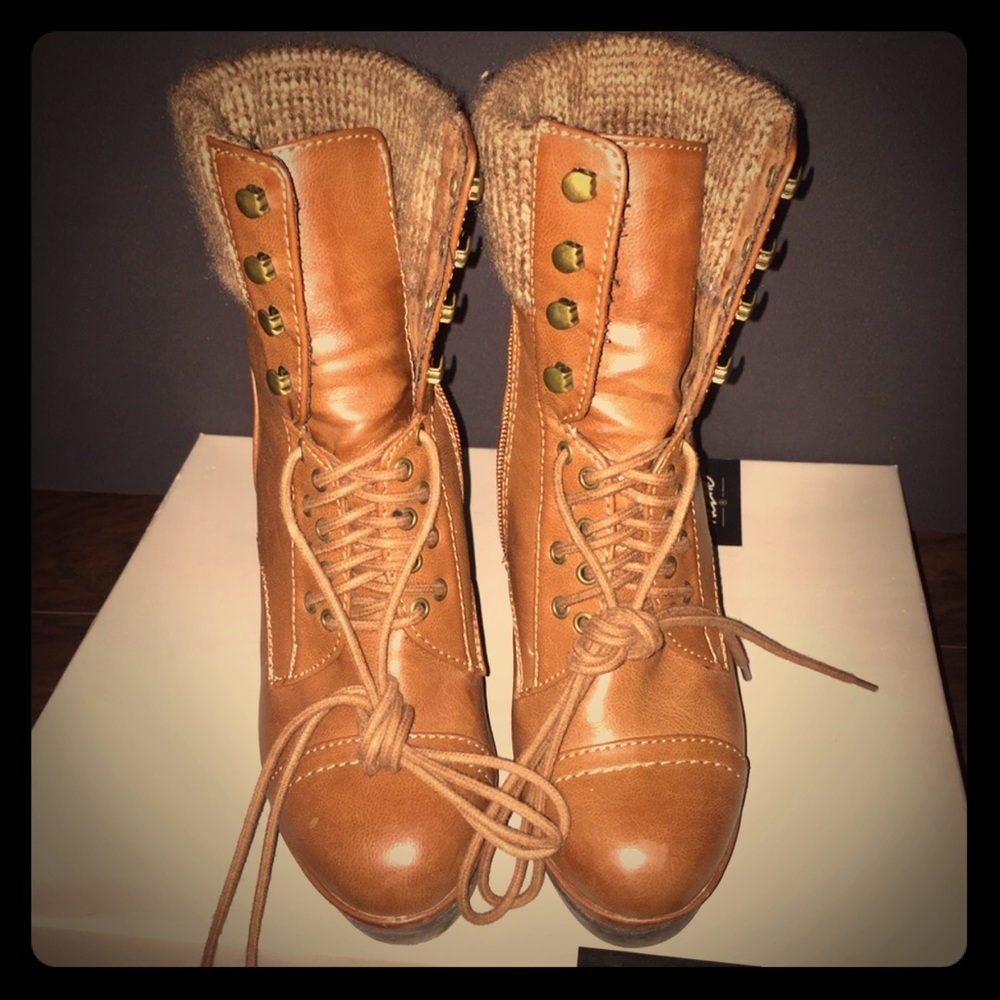 Mossimo Wedge Lace-Up Boots- size 8